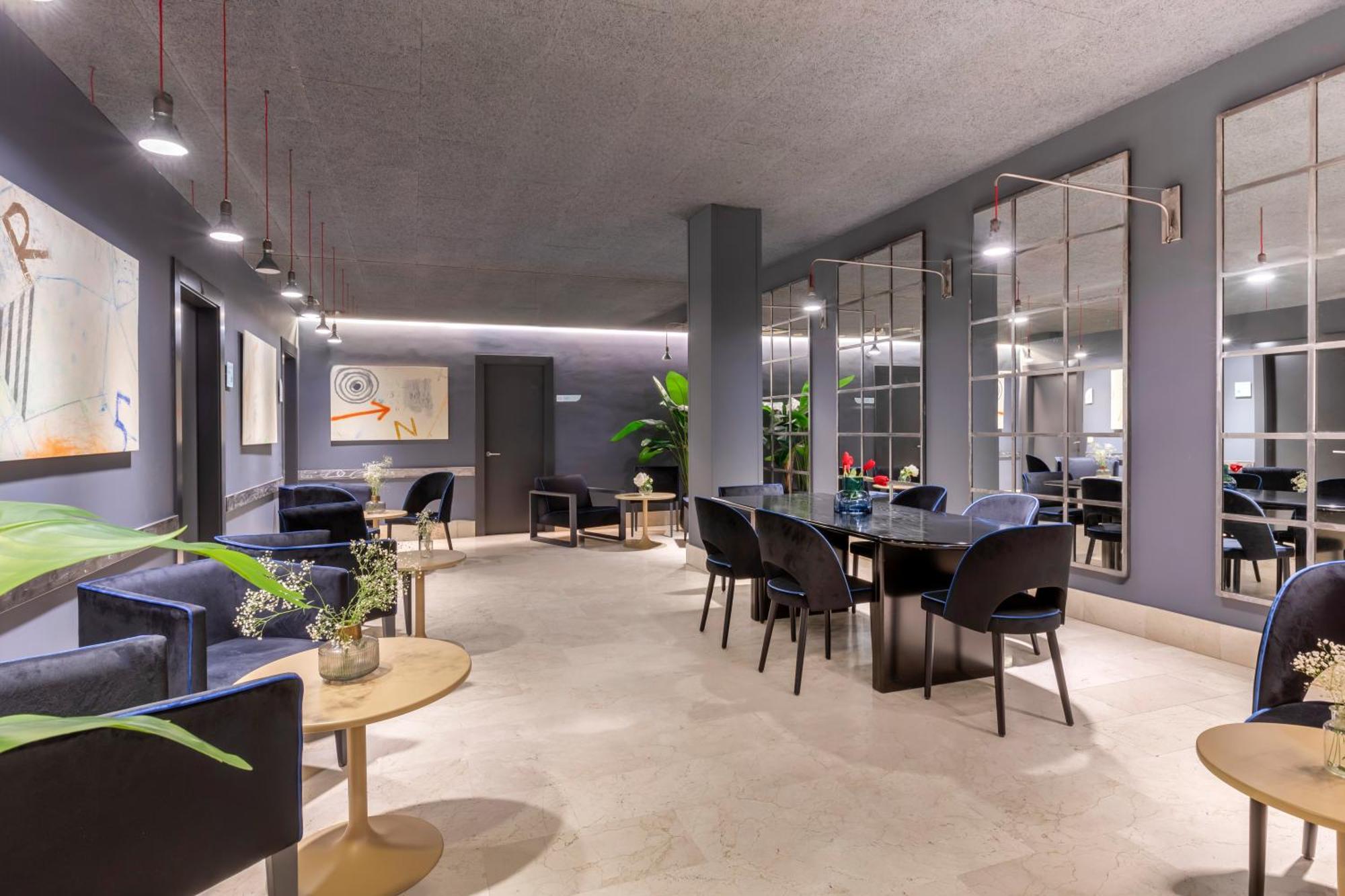 Suites Pamplona Plaza ภายนอก รูปภาพ