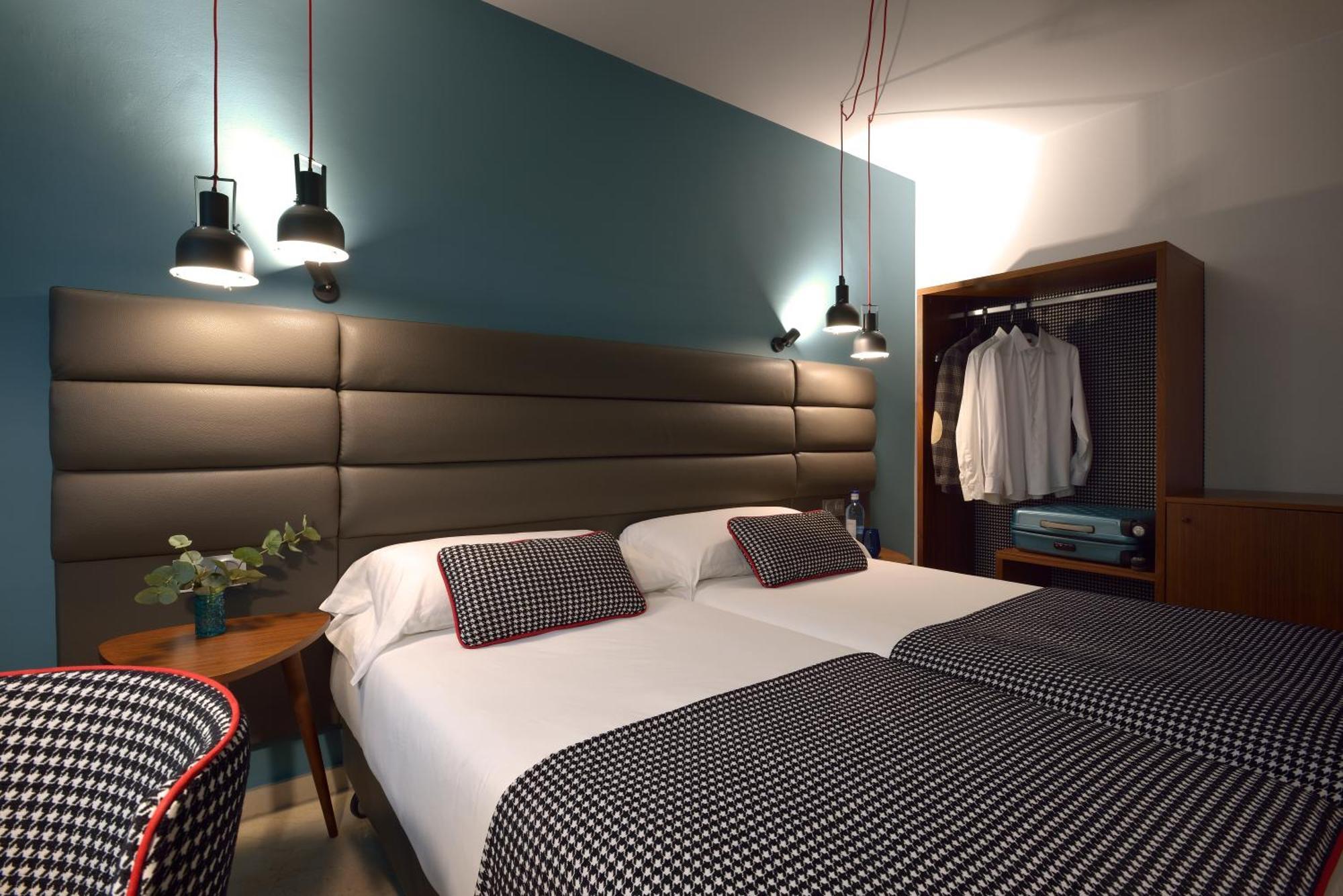Suites Pamplona Plaza ภายนอก รูปภาพ