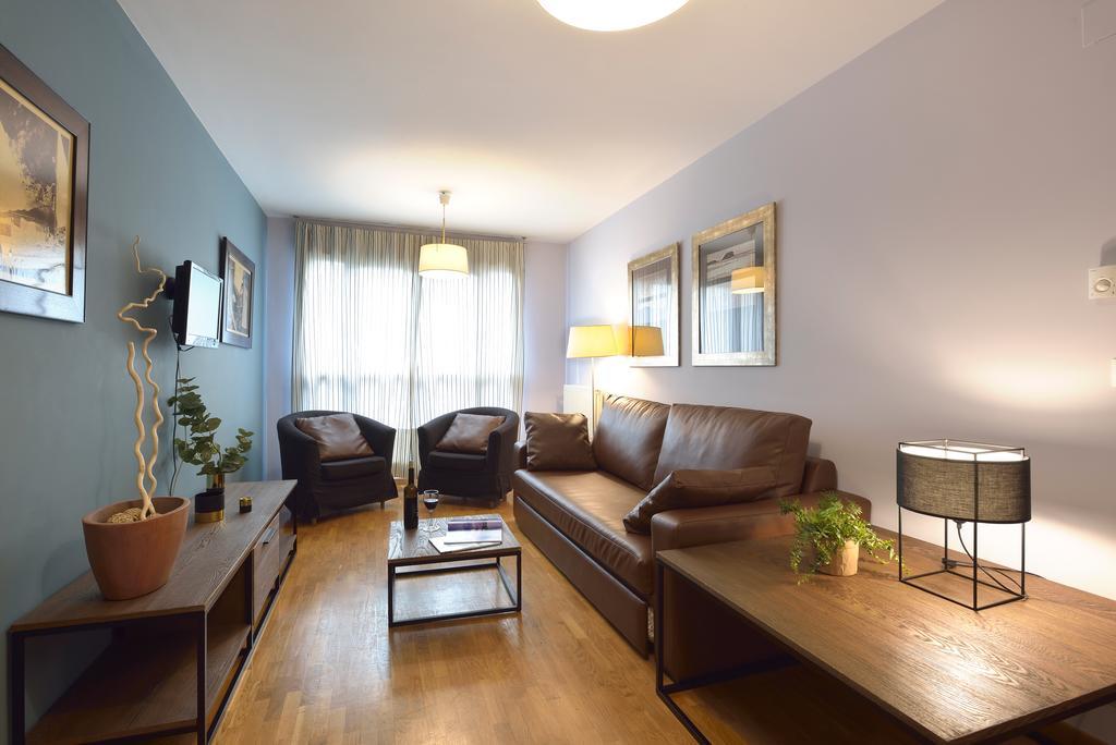 Suites Pamplona Plaza ภายนอก รูปภาพ